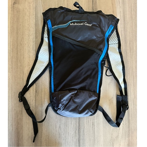 MUBASEL Gear-Camel Pack (NWOT) - Picture 11 of 13